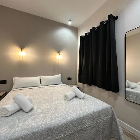 Cc Opera Guest house *