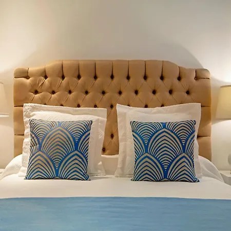 Apartment Jacinto Benavente-chromotheraphy Experience