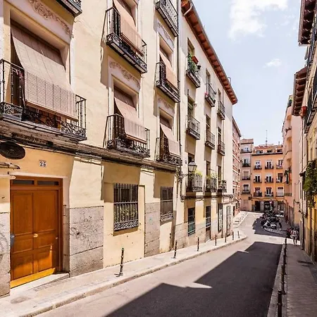 Cozy In Lavapies-torr Madrid