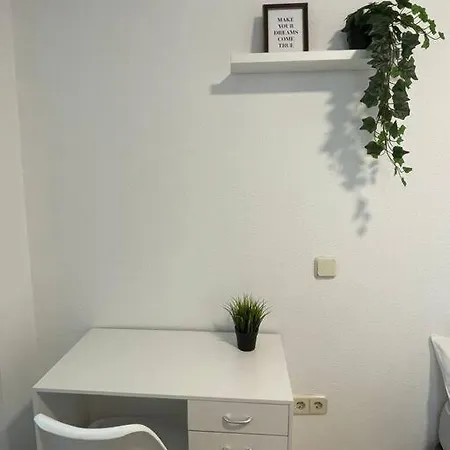 Juan Pantoja, 2 En Metro Alvarado Apartment *
