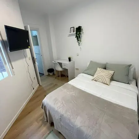 Juan Pantoja, 2 En Metro Alvarado Apartment Madrid