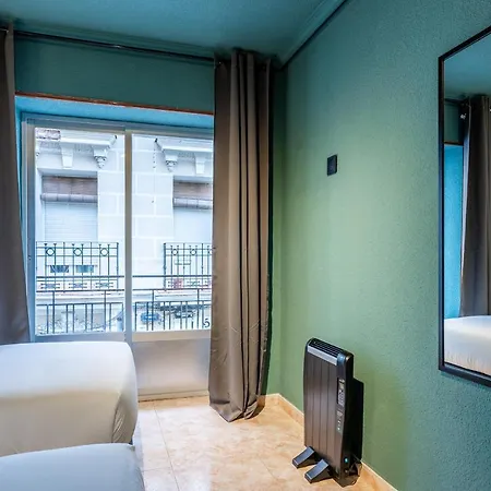 Ideal Hostel *
