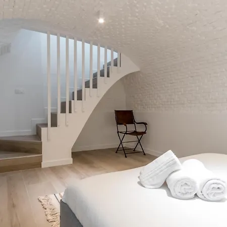 公寓 Modern And Bright- 2 Bd 2 Bth - Center *