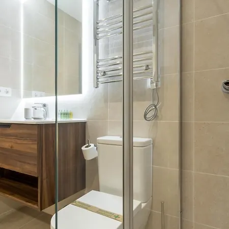 Modern And Bright- 2 Bd 2 Bth - Center * 马德里