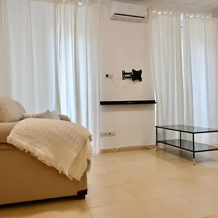 For Acogedor Temporal De 1 Y Salon, A Pasos De Gran Via Inf3d Apartamento *