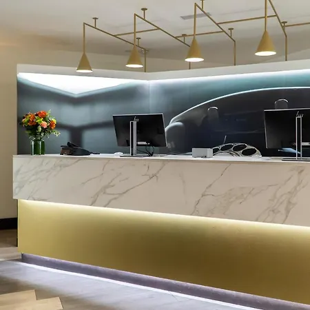 Hotel Gran Versalles 4*