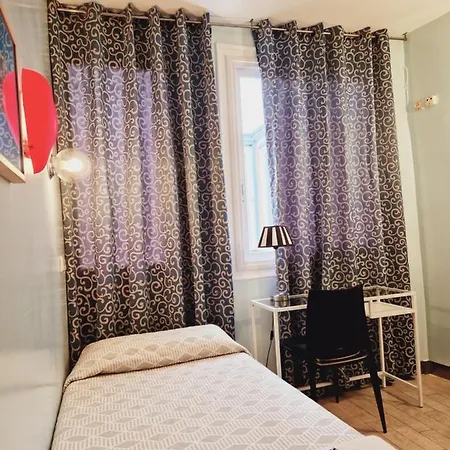 بيت ضيافة Casa De Huespedes Dolce مدريد