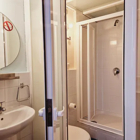 Casa De Huespedes Dolce 2* مدريد