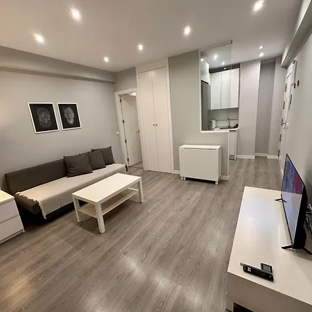 Far Gran Via Hostel *