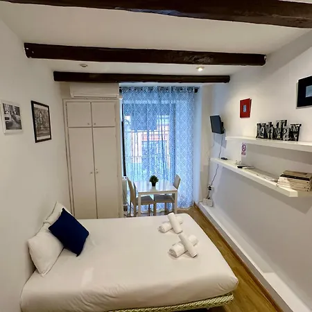 Wakaflats 3, Centro Madrid, Chueca, Barbi Madrid