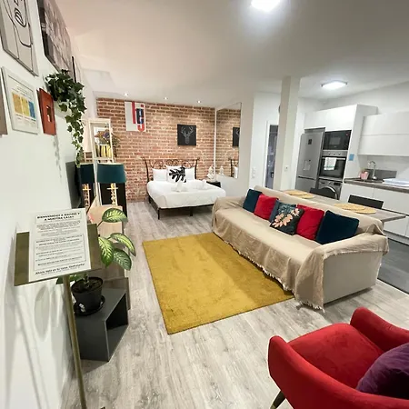 Апартаменты Wakaflats 4, Centro Chueca, Sb