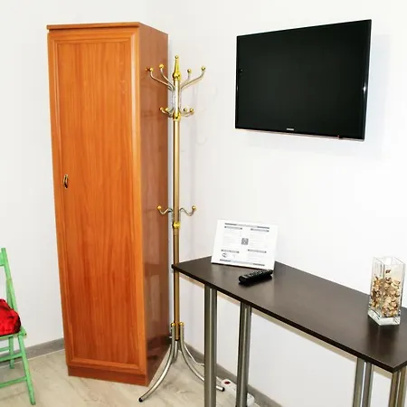 Casa De Hu\u00e9spedes Lourdes * Madrid
