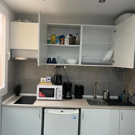 Cenral Renovated Flat *