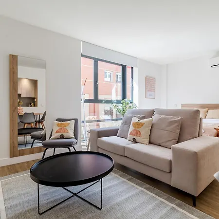 Caterina Cuatro Torres Apartment *