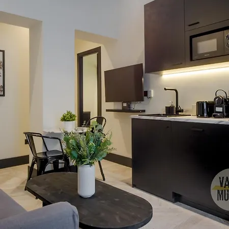 Apartment Iconic En Plena Plaza Del Carmen 4pax E3 Madrid