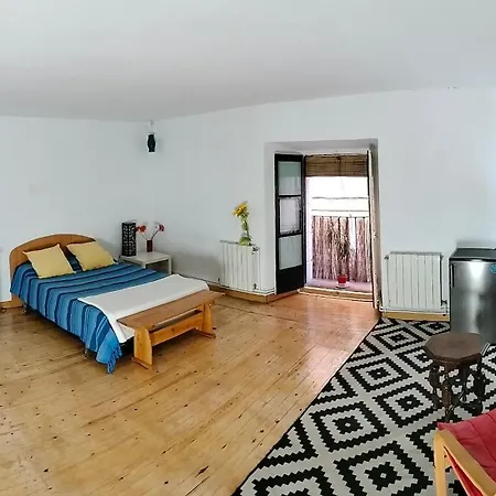 Gran Con Balcon En Tirso De Molina Madrid