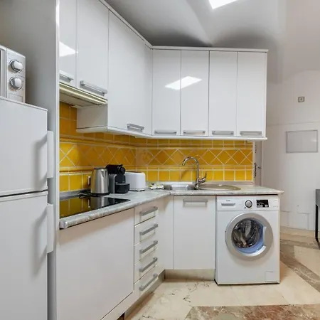 2 Bedroom 1 Bathroom Furnished - Sol - Cozy Vintage - Mintystay *