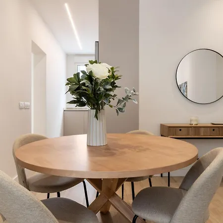 Apartment Trendy Malasana For 4 Ideal Getaway, Madera Ii *