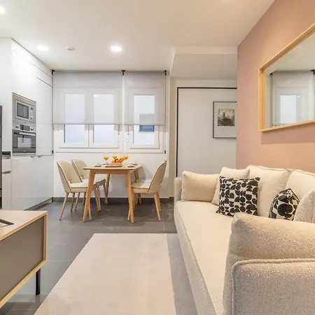 Apartamento Authentic La Latina Getaway Just Steps From Iconic Rastro Latina Toledo X *
