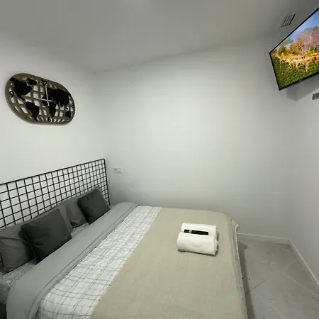 Hostel Mediavilla *