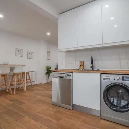 Stylish Triplex-2bedrooms 2bathrooms-ventas Apartment