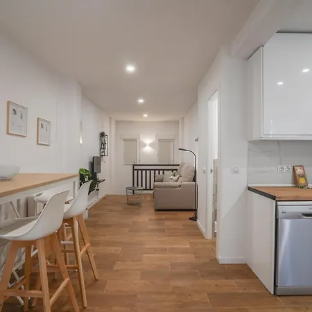 Stylish Triplex-2bedrooms 2bathrooms-ventas *