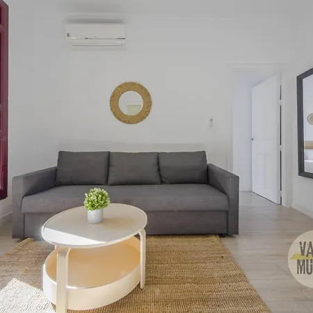 Elegant 4pax En Letras-cortes Daire Madrid