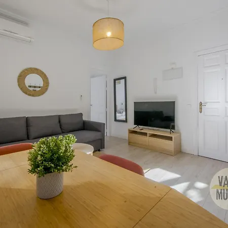 Elegant 4pax En Letras-cortes Madrid
