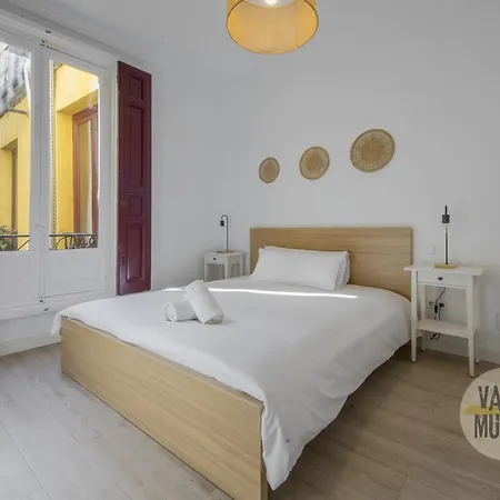 Elegant 4pax En Letras-cortes Apartment *