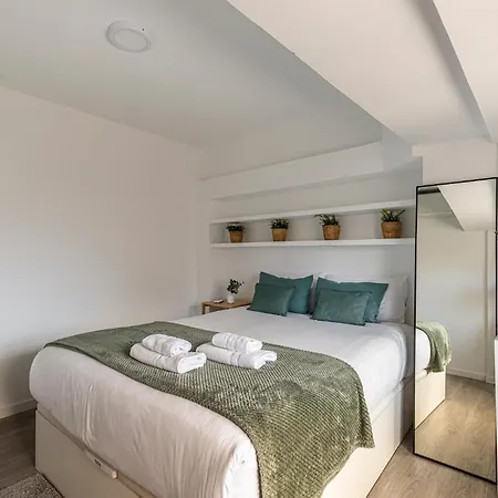Queens Retiro Apartment