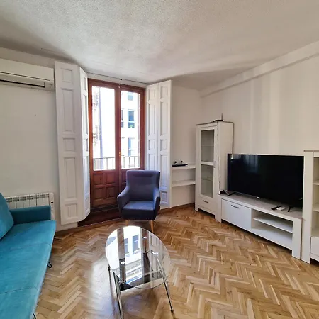 Apartment Mayor Calle: Historic Centro Near Plaza Mayor Madrid
