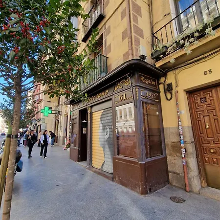Mayor Calle: Historic Centro Near Plaza Mayor Apartment