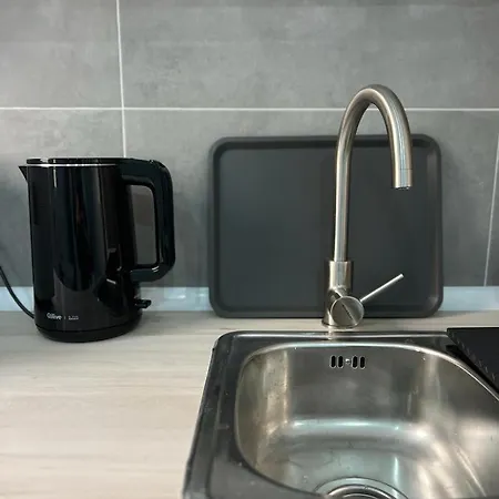 Cenral Renovated Flat Apartment
