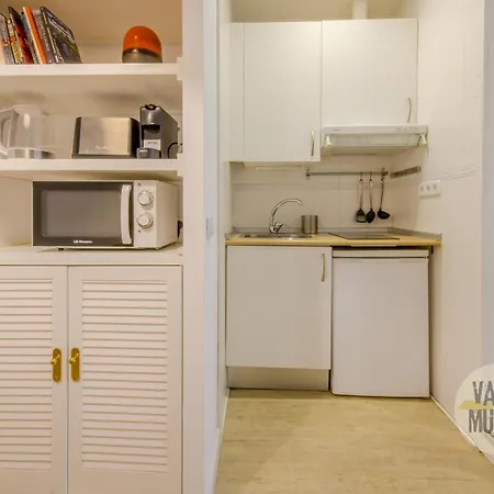Beautiful Loft 3pax En Huertas-cortes Apartment *