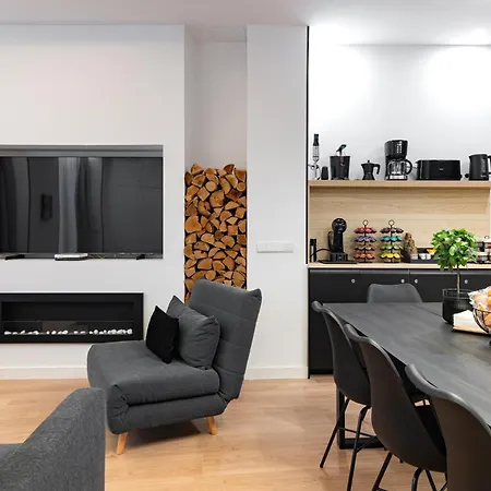 Appartement Honey In The Center Of *