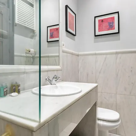 Apartment Art & Chic In Trendy Chueca *