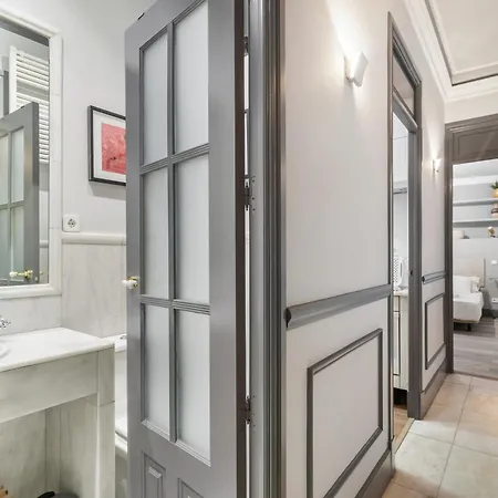Art & Chic In Trendy Chueca Appartement Madrid