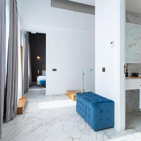 Hotel Umusic 5*