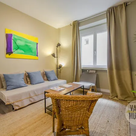 Apartamento Practico 7pax En Calle Santa Ana Centro De *