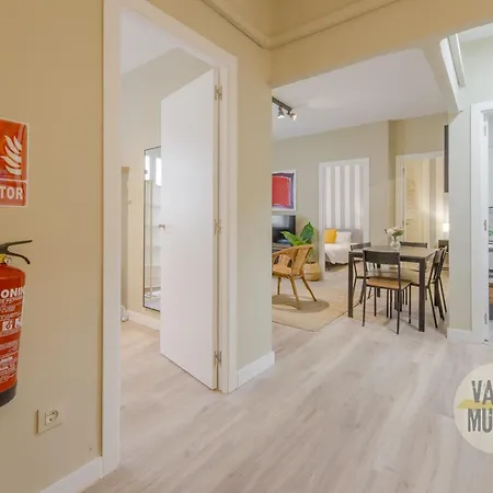 Apartamento Practico 7pax En Calle Santa Ana Centro De *