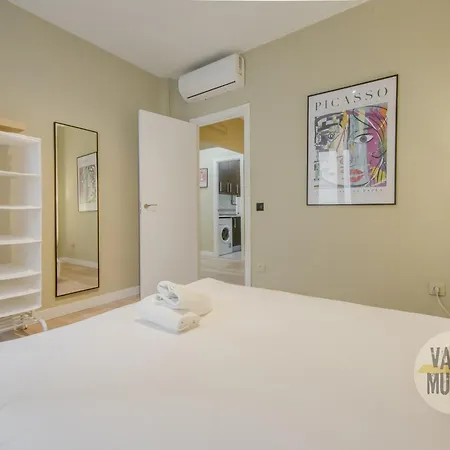 Practico 7pax En Calle Santa Ana Centro De Apartamento Madrid
