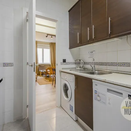 Apartamento Practico 7pax En Calle Santa Ana Centro De *