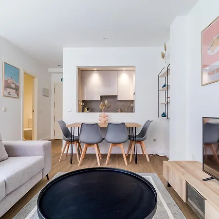Caterina Cuatro Torres Apartment