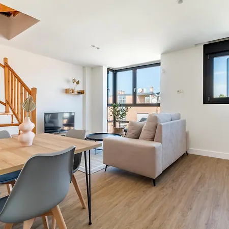 Caterina Cuatro Torres Apartment
