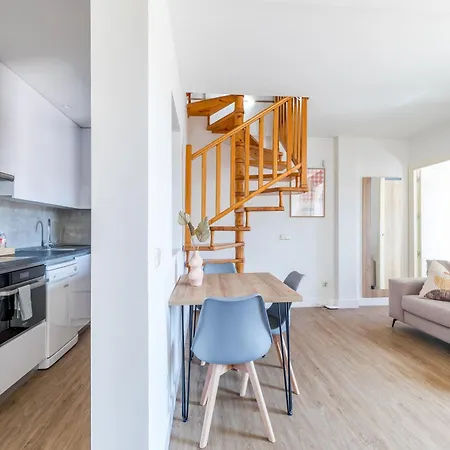 Caterina Cuatro Torres Apartment