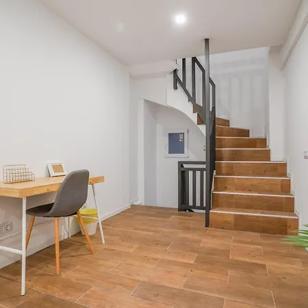 Stylish Triplex-2bedrooms 2bathrooms-ventas Apartment *