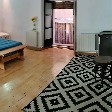 Gran Con Balcon En Tirso De Molina Madrid