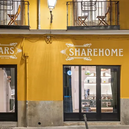 4 Bears Sharehome Penzion Madrid