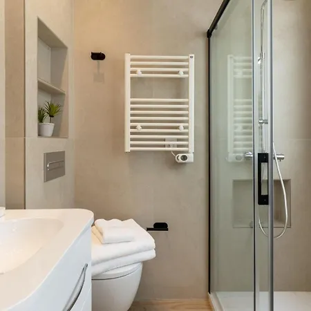 Apartment Trendy Malasana For 4 Ideal Getaway, Madera Ii *