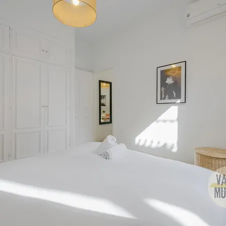 Elegant 4pax En Letras-cortes * Madrid